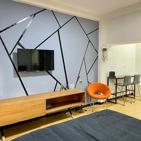Bat Galim - Mirror Apartment By The Beach Haifa Esterno foto