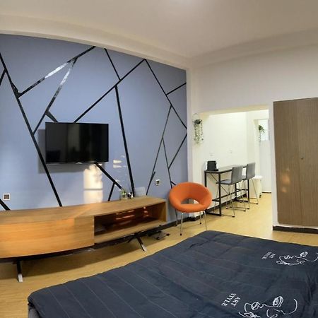 Bat Galim - Mirror Apartment By The Beach Haifa Esterno foto