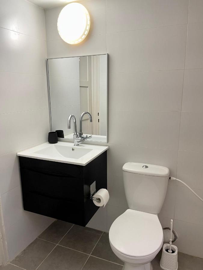 Bat Galim - Mirror Apartment By The Beach Haifa Esterno foto
