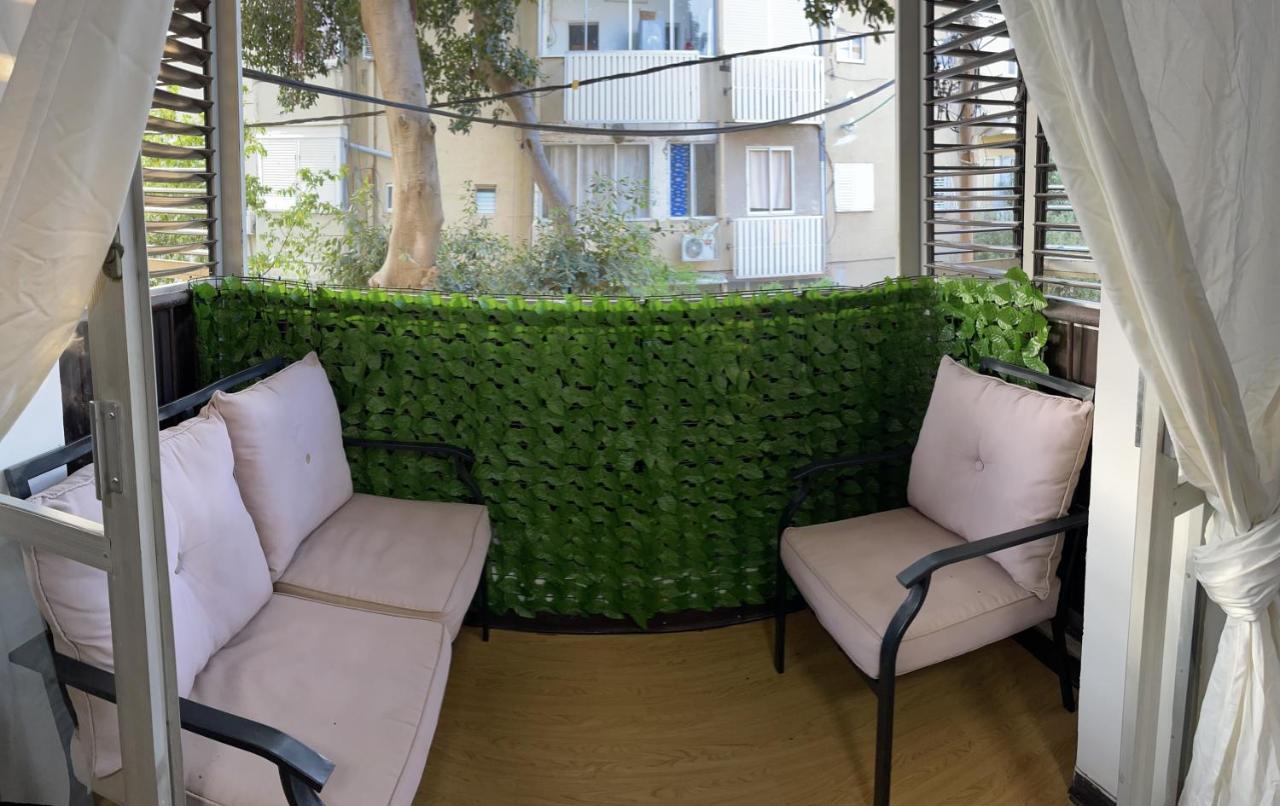 Bat Galim - Mirror Apartment By The Beach Haifa Esterno foto